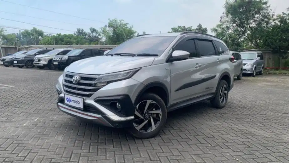 Toyota Rush 1.5 S Bensin-AT 2021 Silver