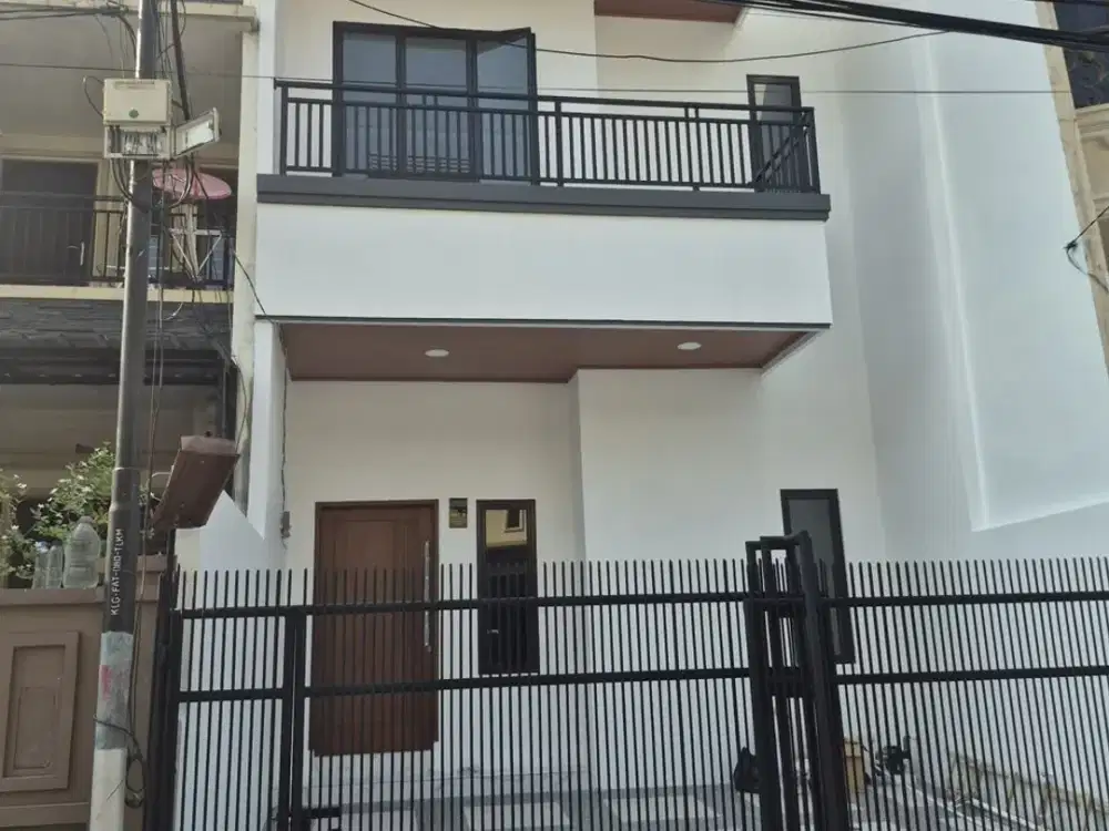 Rumah Brand New di Gading Indah Utara, Kelapa Gading - Nomor Bagus!