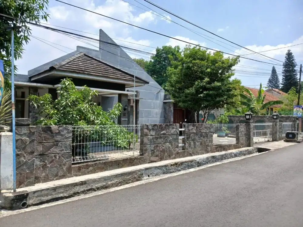 Rumah Luas 400m² Golf Binaharapan Arcamanik dkt AH Nasution Bandung Harga Menarik