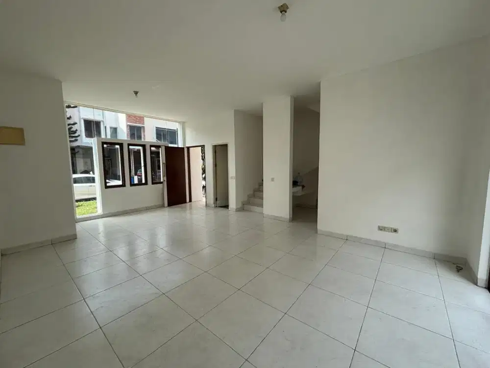 Rumah Ideal 2 Lantai untuk Keluarga di Cluster Alamanda, Jakarta Garden City, Jakarta Timur, 015