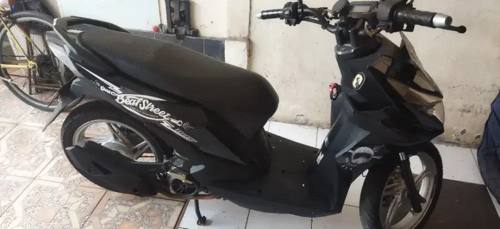 Honda beat street