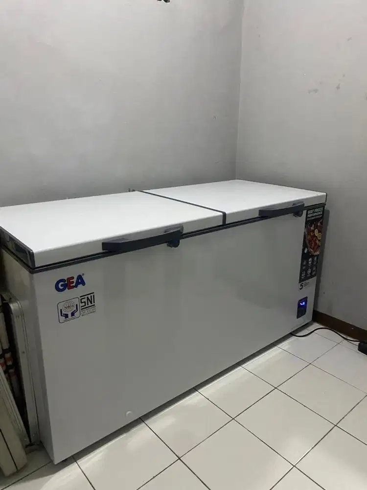 JUAL FREEZER GEA BARU 5 BULAN