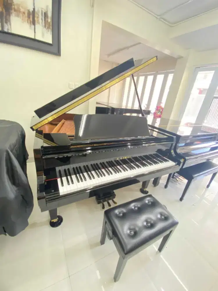 Grand Piano K. Kawai GL-10 – Compact, Elegan & Suara Premium