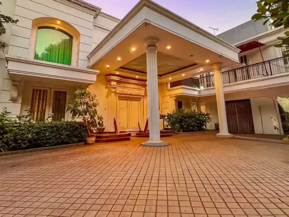 DIJUAL RUMAH MEWAH KUNINGAN 5 BR 2 LANTAI - JAKARTA SELATAN