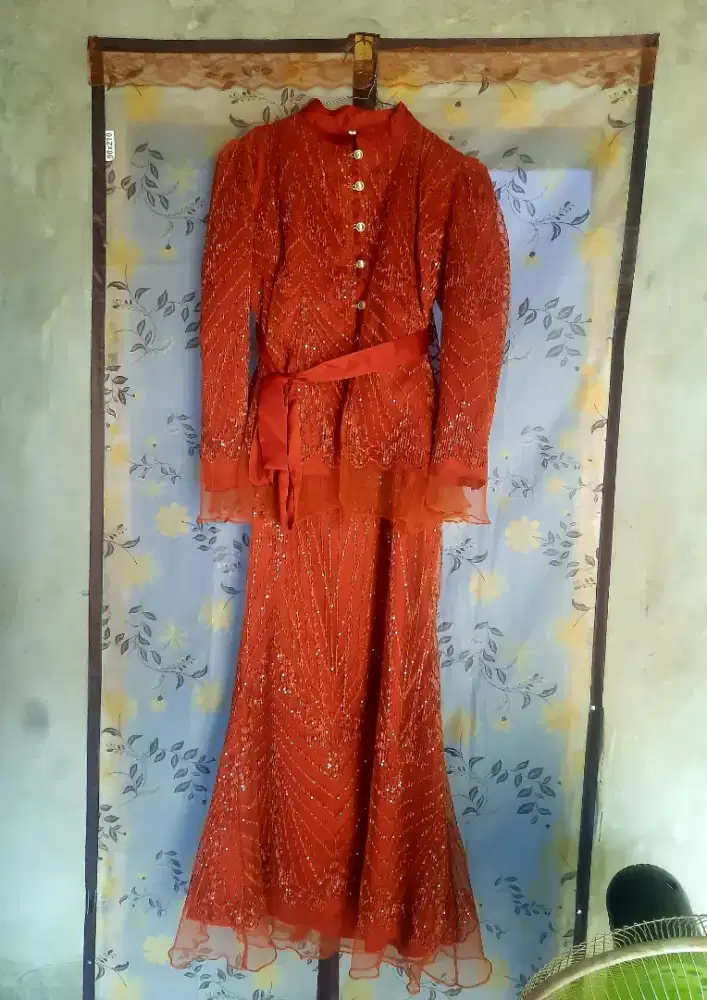 Set atasan dan rok full payet