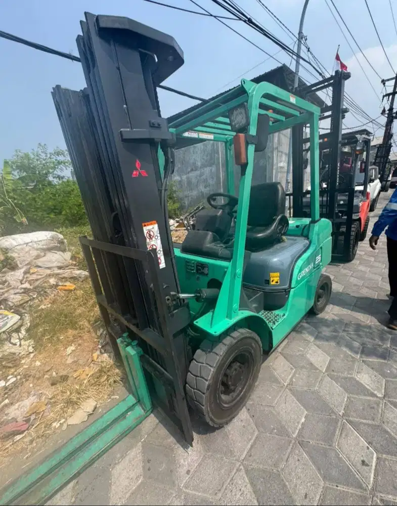 MITSUBISHI GRENDIA 2.5 TON MAST 4,5 METER TRILIFT BERGARANSI MESIN