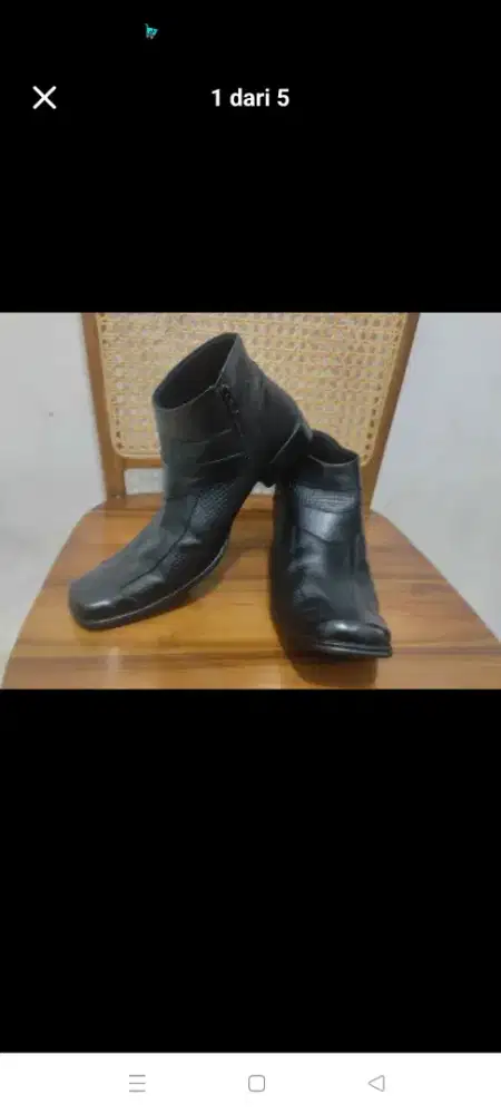 Sepatu boots kickers