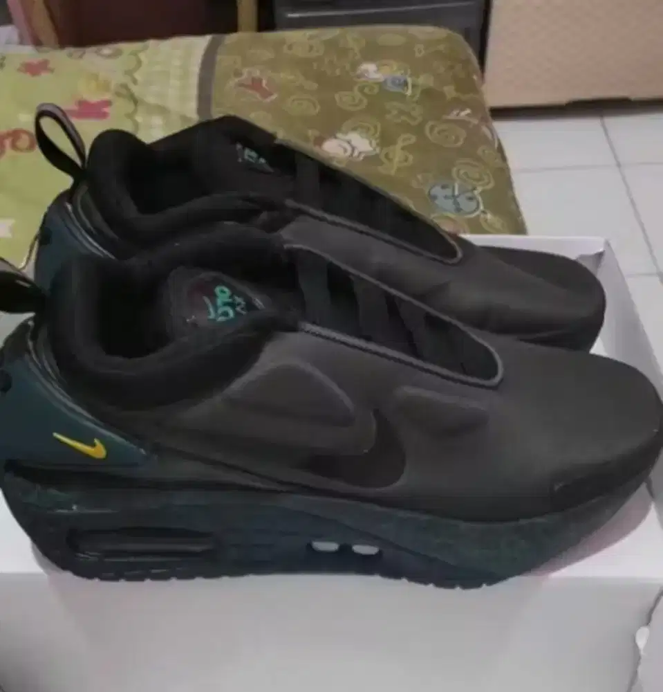Sepatu Nike adapt automax anthracite