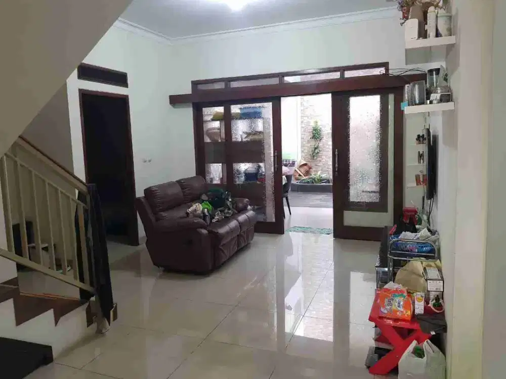 Rumah Murah 2 Lantai Tengah kota di Turangga dkt Buah batu