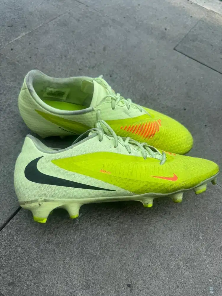 Sepatu Bola NIKE PHANTOM 6 Low Academy sz 44