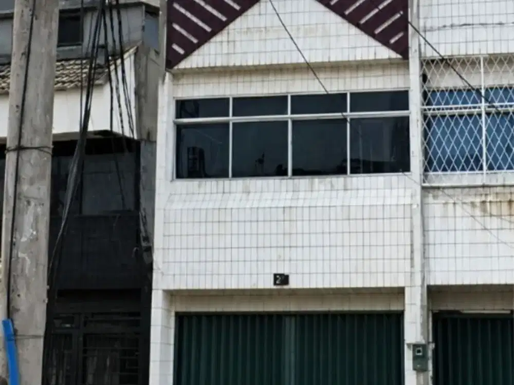 Di Sewa Ruko 3 Lantai Cocok untuk Gudang, Kantor Online & Restoran – Lokasi Strategis Kedoya, Jakarta Barat