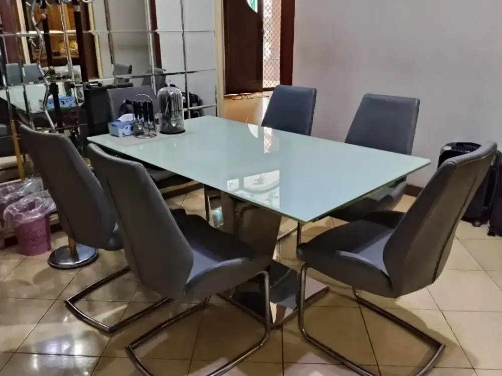 dijual meja makan 1 set