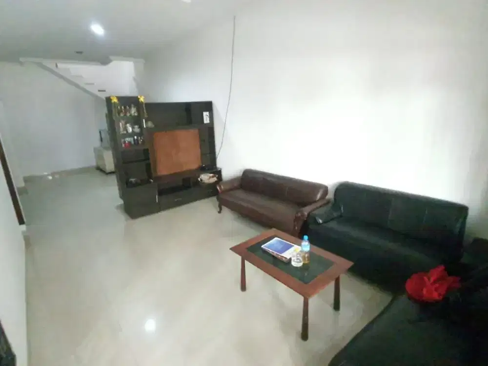 DISEWAKAN! RUMAH Cantik + Siap Huni di Harapan Indah 1 Bekasi