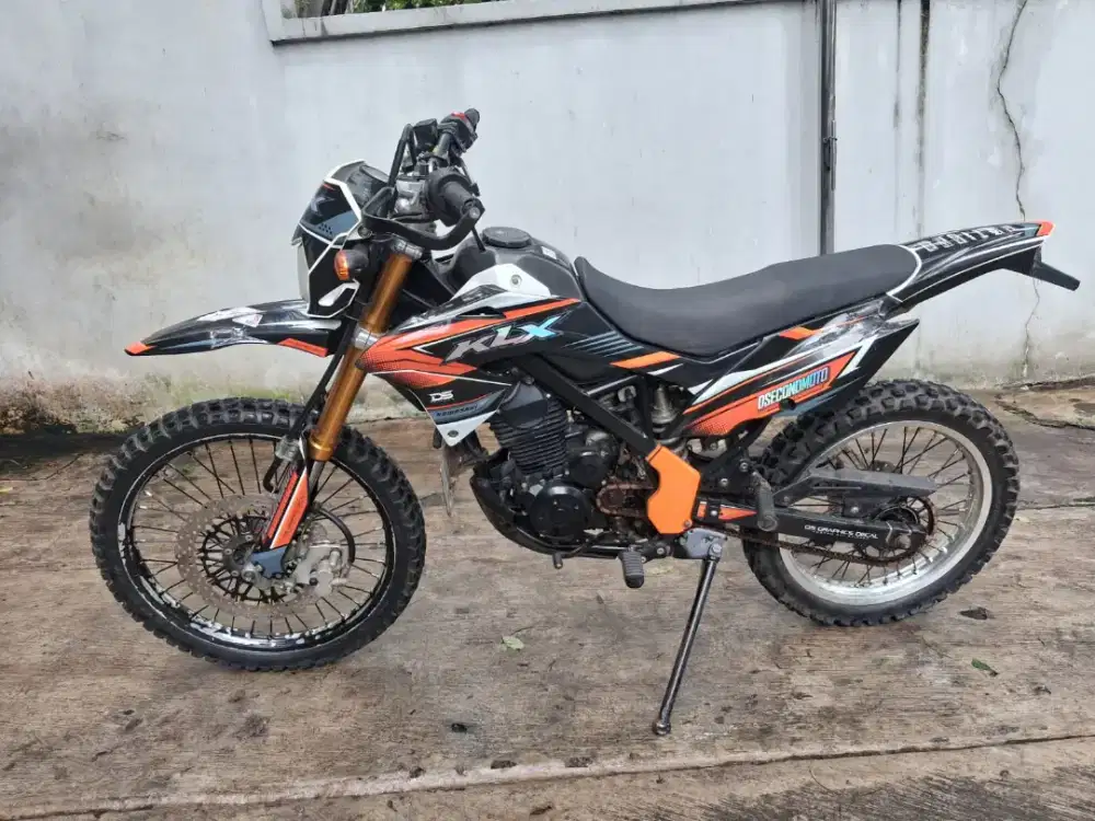Dijual motor KLX Tahun 2021