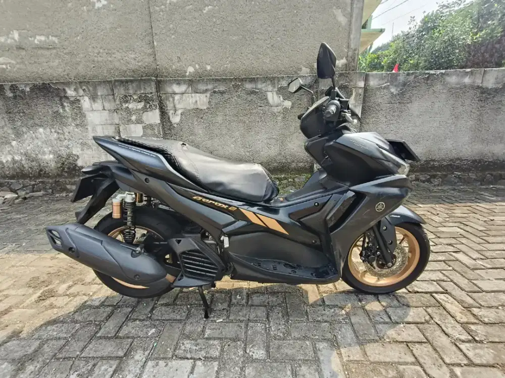 Jual aerox 2022 lengkap+mesin aman siap cod.