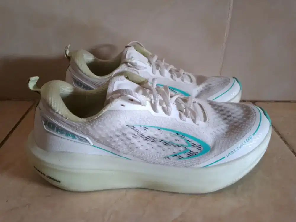 Sepatu Running Lari