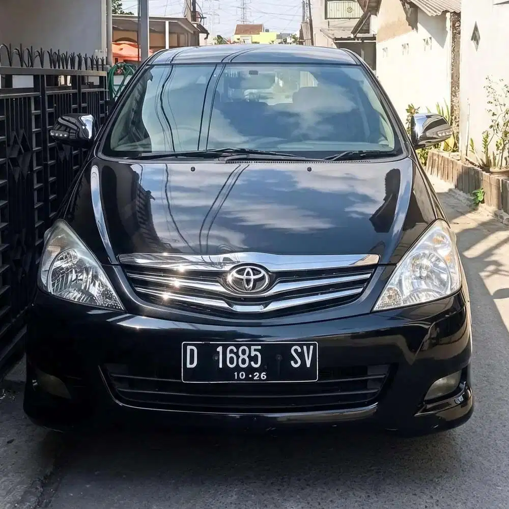 Toyota Kijang Innova 2011 Bensin
