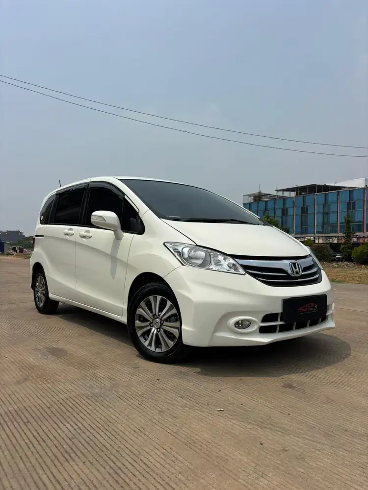 Honda Freed 1.5 SD 2015 Automatic ( Putih Metalik )
