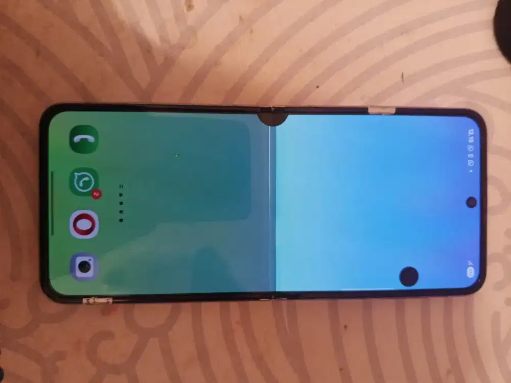 Samsung Z Flip 4 (apa adanya)