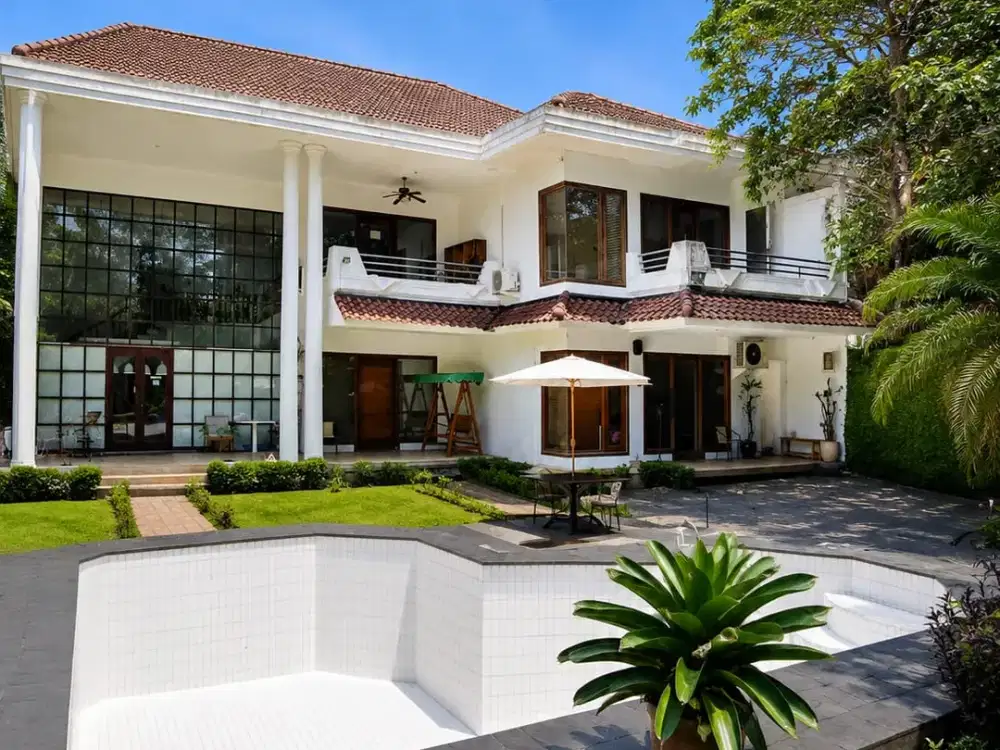 Rumah Disewakan Plus Private Pool di Kebayoran Baru IP-18949