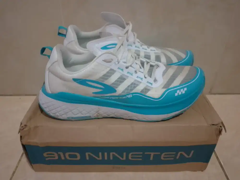 Sepatu Running Lari