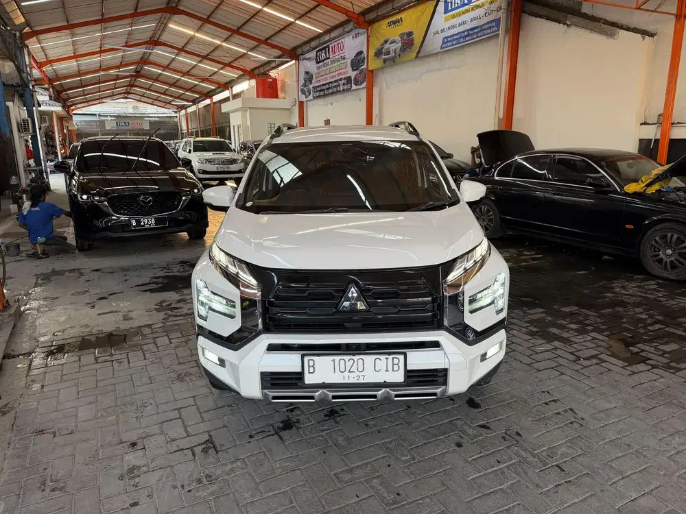Mitsubishi Xpander X-Pander Cross AT CVT MATIC 2022 Putih BAGUS