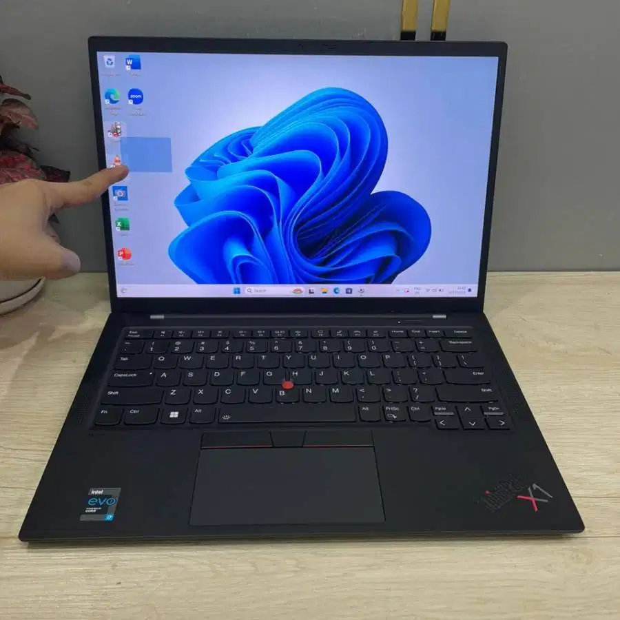 Laptop Lenovo Thinkpad X1 Carbon Core i5-1145G7 Ram 16GB TS N-ETM
