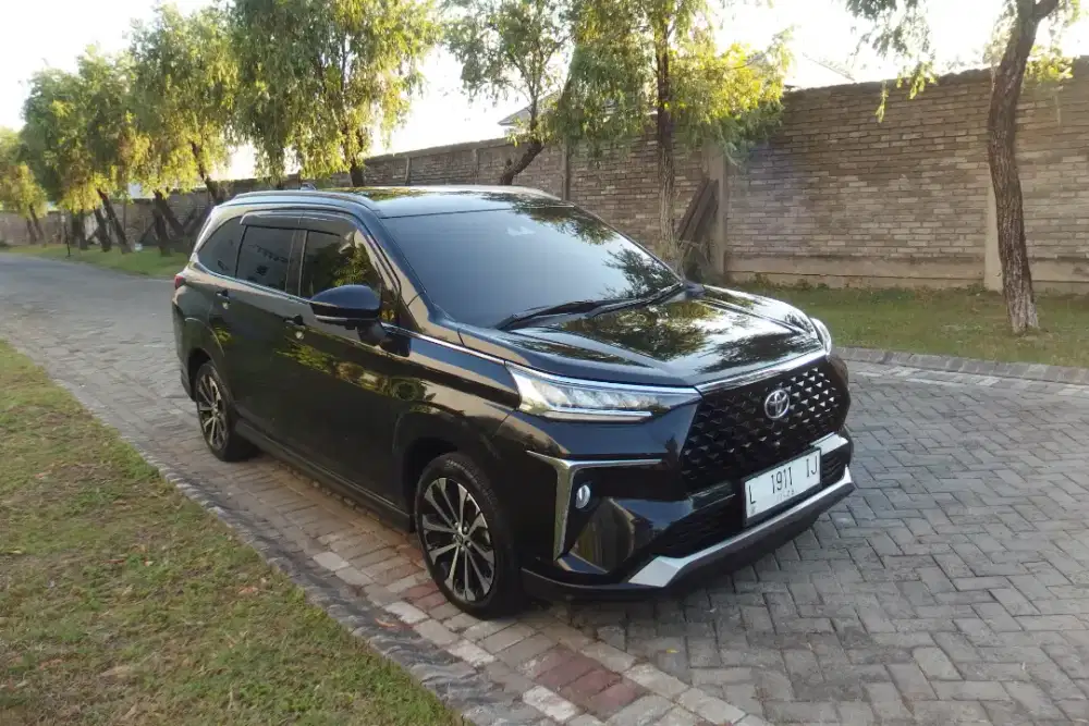 Veloz Q TSS automatic hitam 2022 odo 10 rb an Pajak Baru di Surabaya