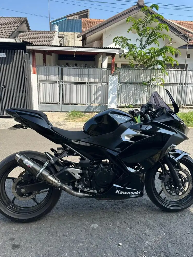 KAWASAKI NINJA 250 HITAM