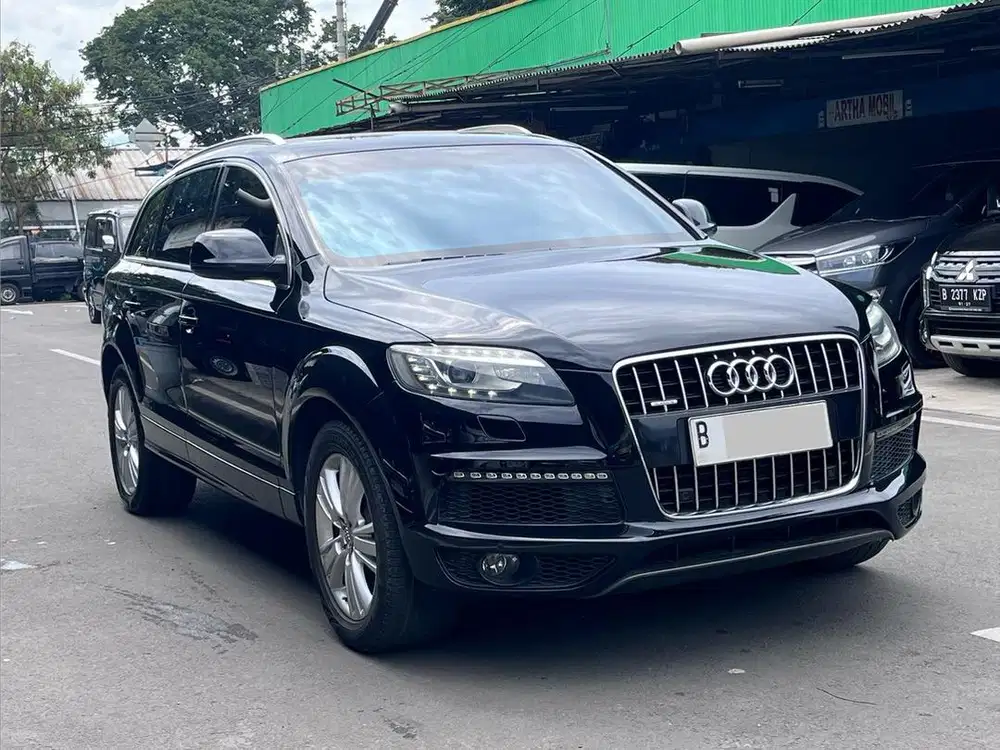 TERMURAH!! AUDI Q7 3.0 TFSI AT HITAM 2012