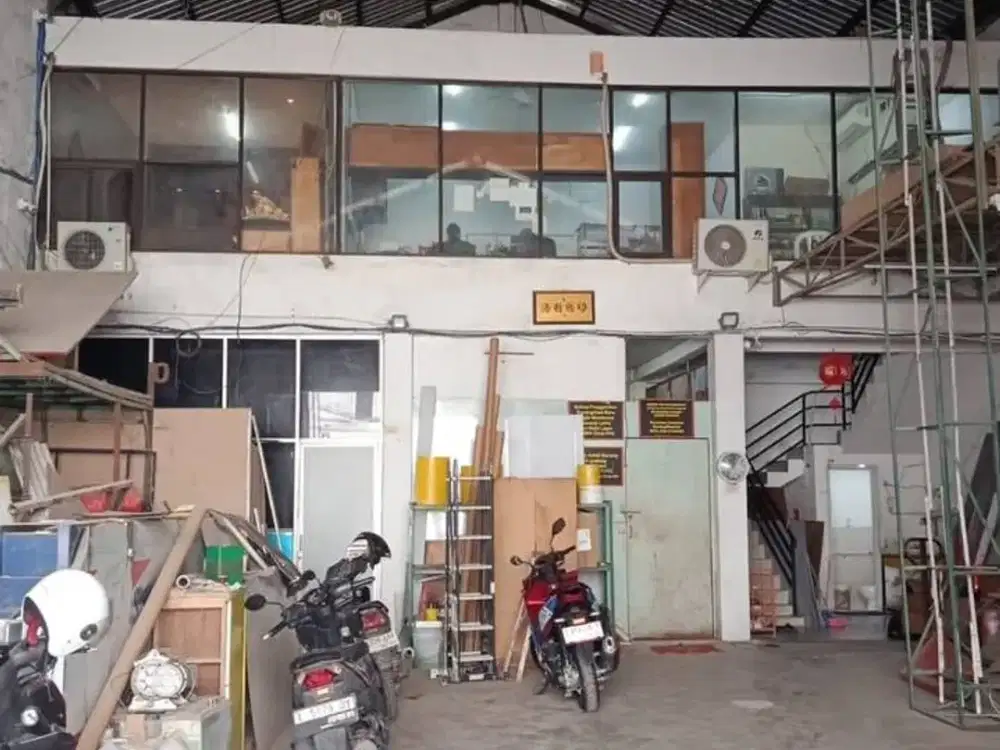 Gudang Anyar Tambak Hadap Selatan
