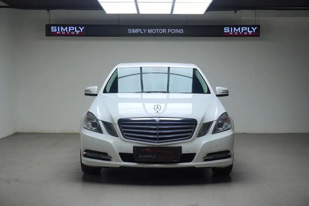 [Low KM] MERCEDES-BENZ E200 AT Tahun 2103