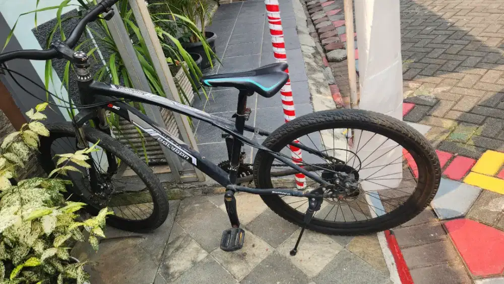 Sepeda gunung mtb ban 26 siap pakai merk poligone