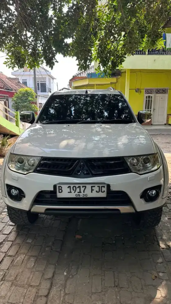Mitsubishi Pajero sport 2.5 hp-e (4x2)5 a/t tahun 2014