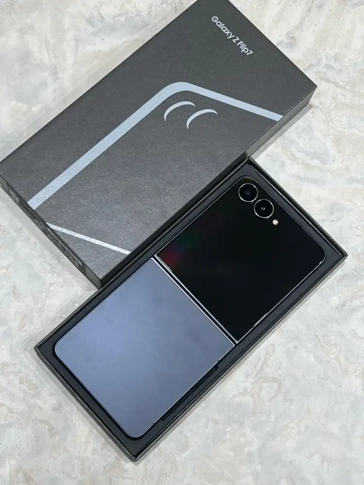 Samsung Z Flip 7 12/512Gb Jet Black Garansi On Mei 2027
