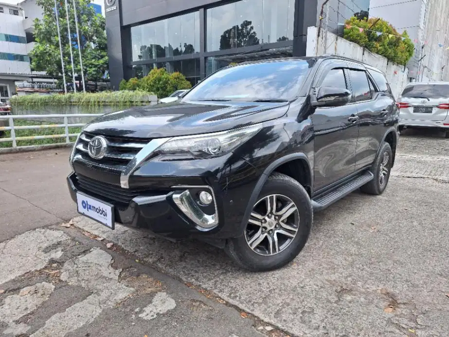 Toyota Fortuner 2.4 G Solar-AT 2019 Hitam