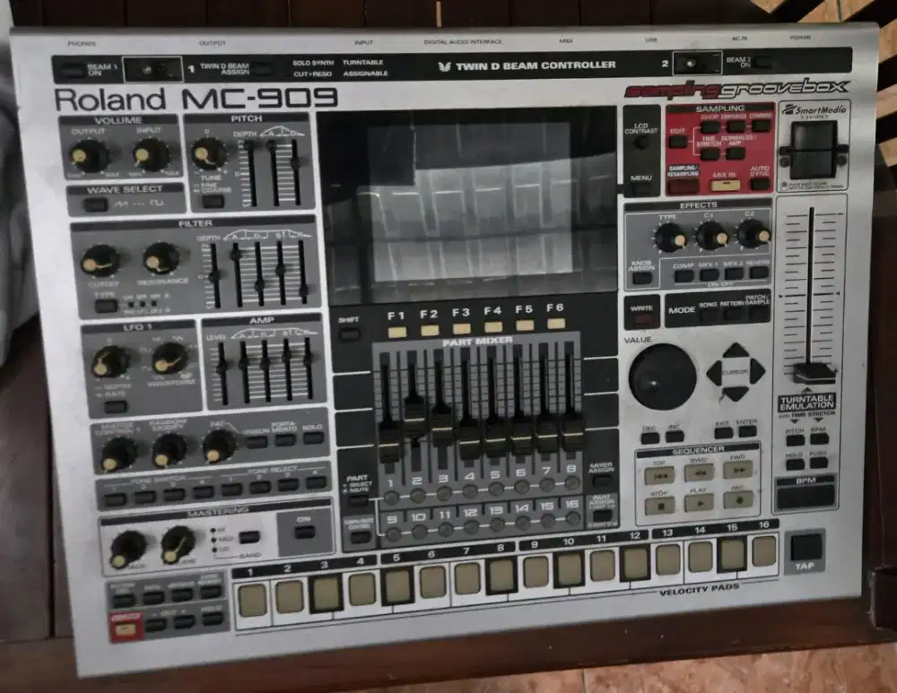Jual Roland MC-909