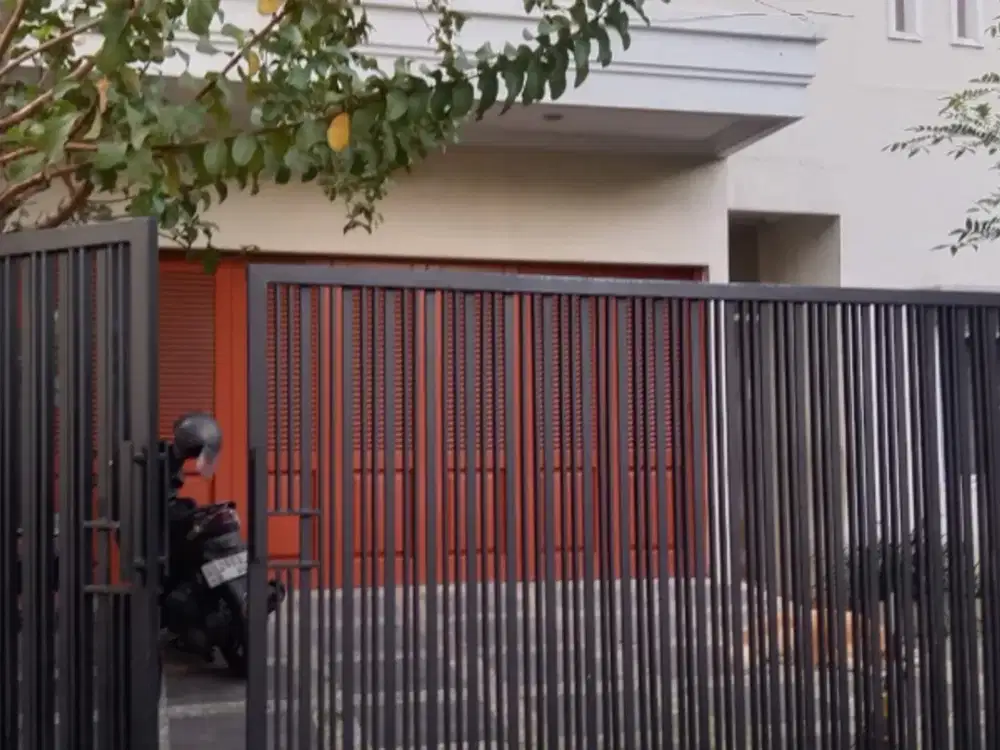 Jual Rumah 2 fasad  MERR Rungkut Surabaya