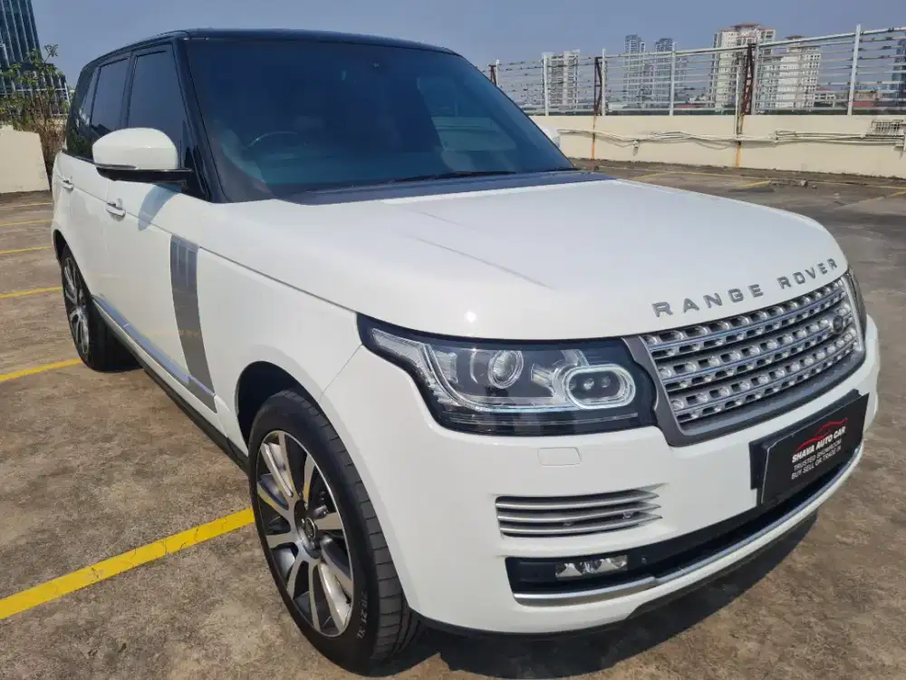 Range rover Vogue Autobiografi. 2015. Nik14.