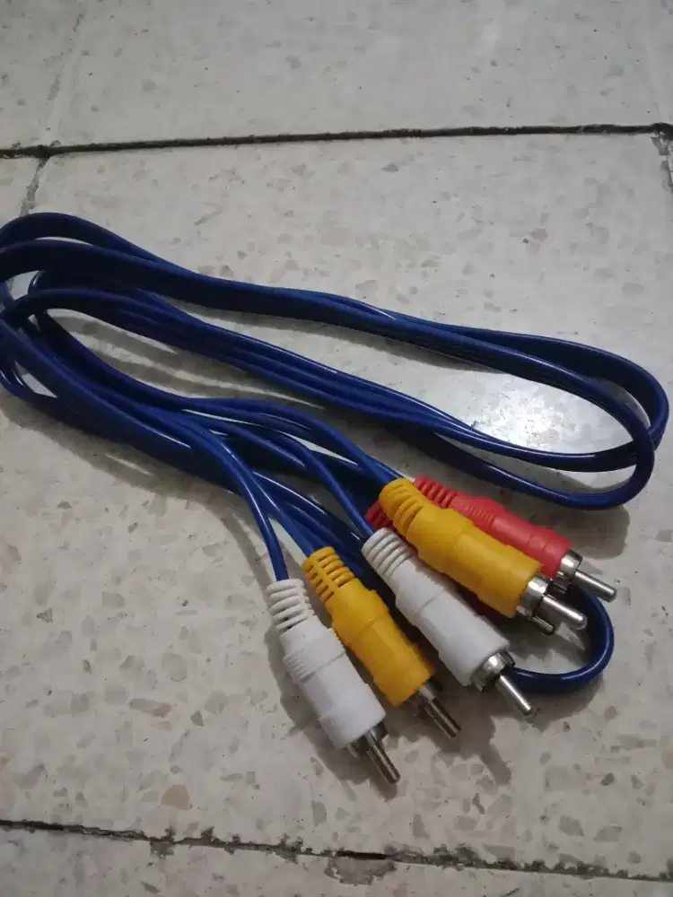 Kabel RCA 3 in 3 untuk dvd dan stb