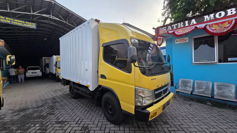Mitsubishi Colt Diesel FE 71 E4 110PS 4R Pwr Str + Box Besi - 2022