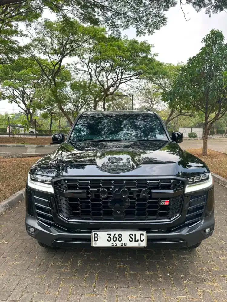 Landcruiser GRS 300 Tahun 2023
