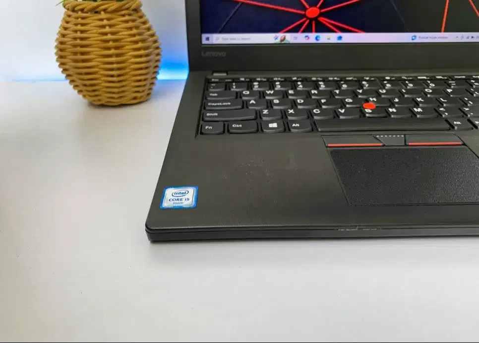 Laptop Lenovo Ram 8gb Ssd 256gb core i5 baterai super awet tahan lama
