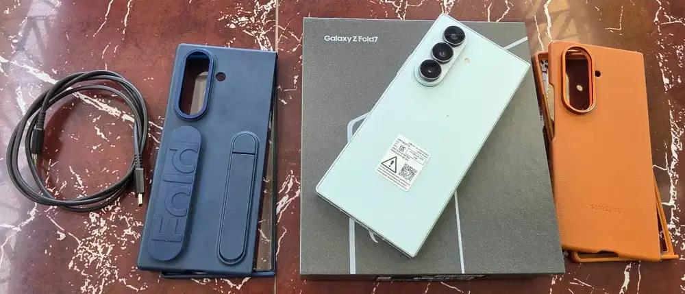 Samsung Galaxy Z Fold 7, 12 GB/512 GB warna: Mint