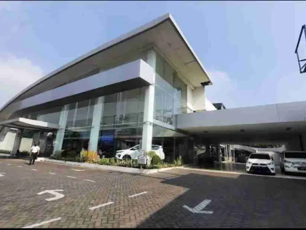 Dijual Komersial Area Bekas Showroom Taman Sidoarjo Nol jalan