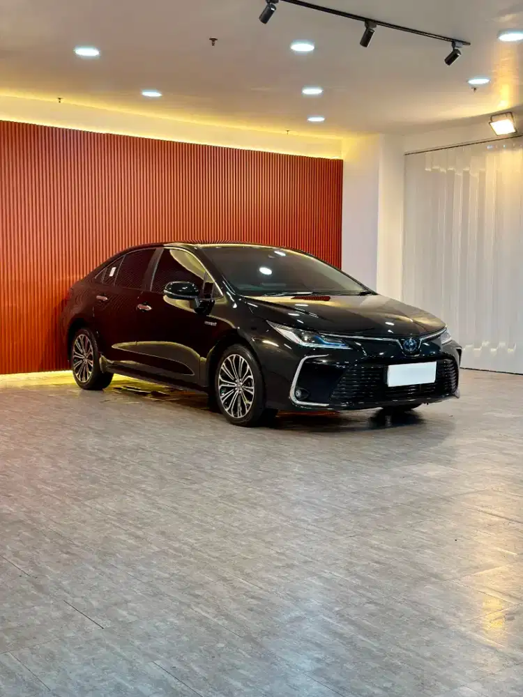 Toyota Altis V Hybrid 1.8 AT Tahun 2021