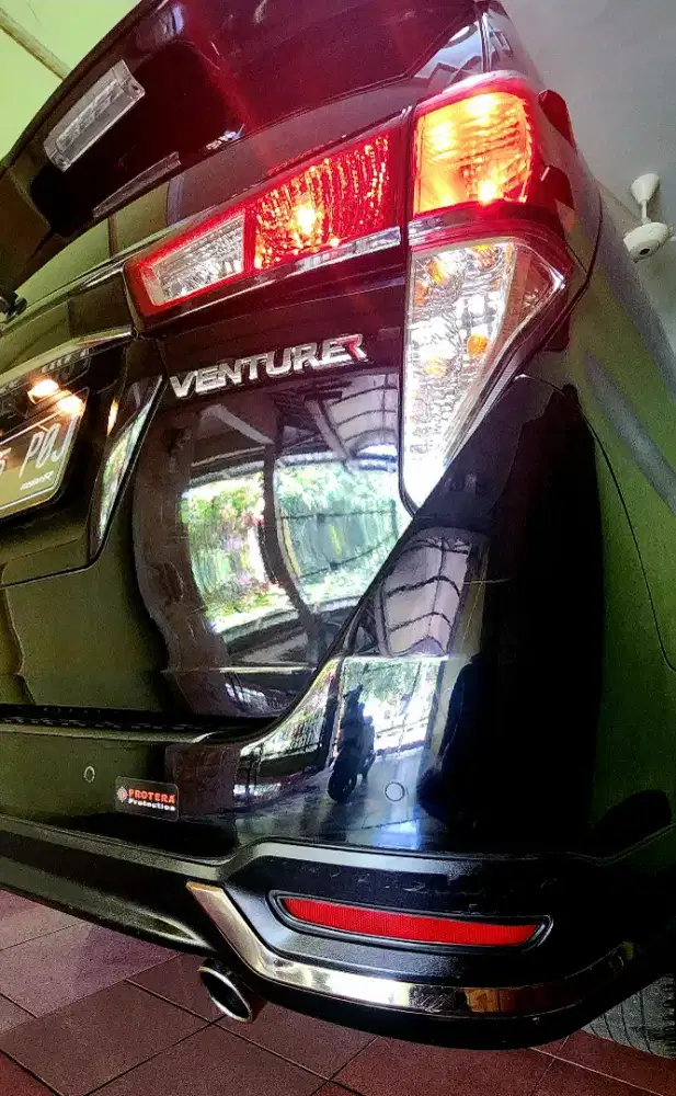 DIJUAL BU : TOYOTA INNOVA VENTURER AUTOMATIC DIESEL TH 2021, ISTIMEWA