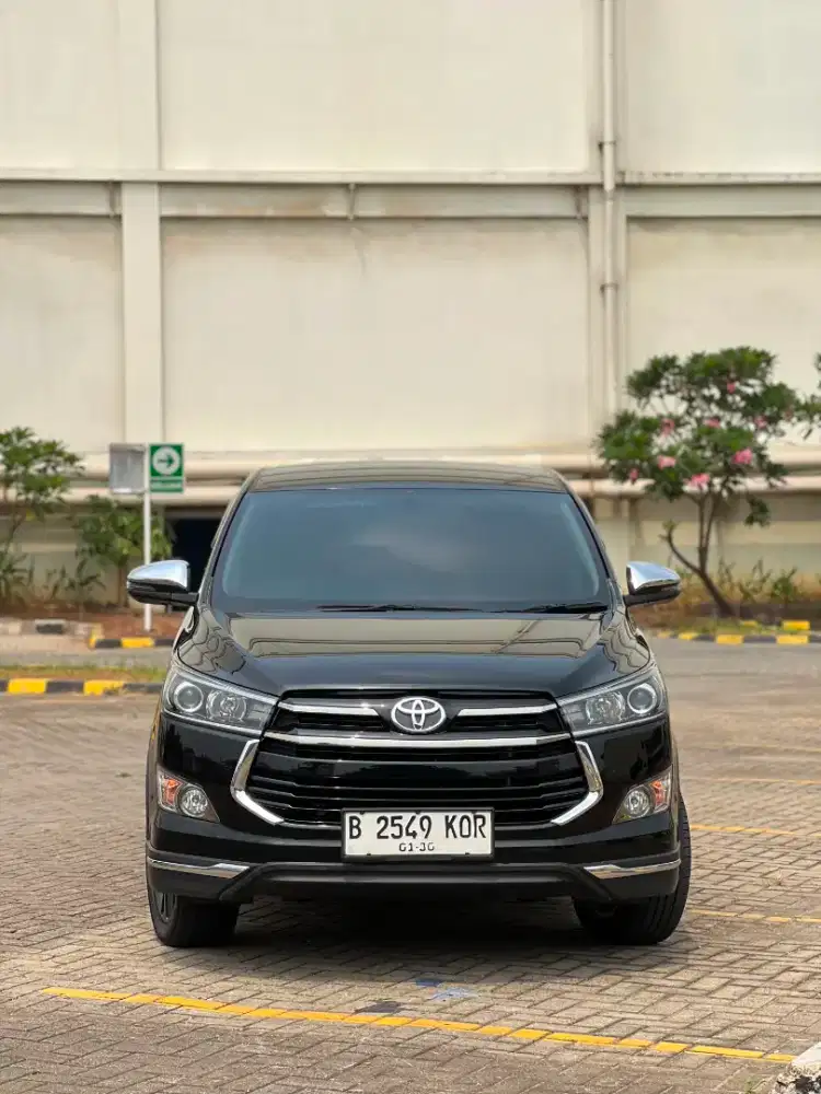 Innova Venturer  2.0 Matic 2019 Hitam