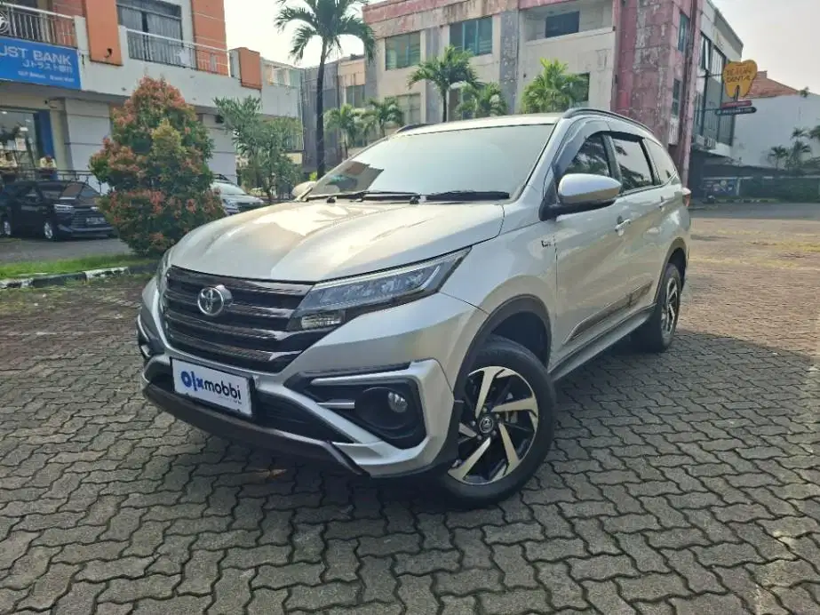 Garansi 1 Th - Toyota Rush 1.5 GR Sport Bensin-AT 2021 Silver