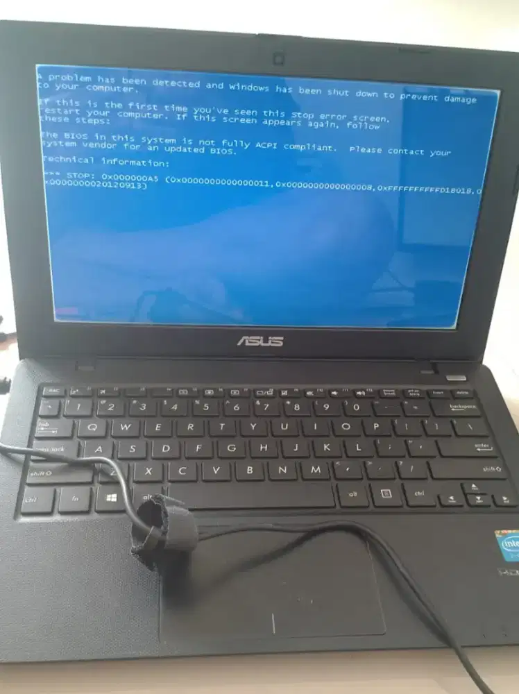 ASUS X200M RAM 2gb HDD 512gb